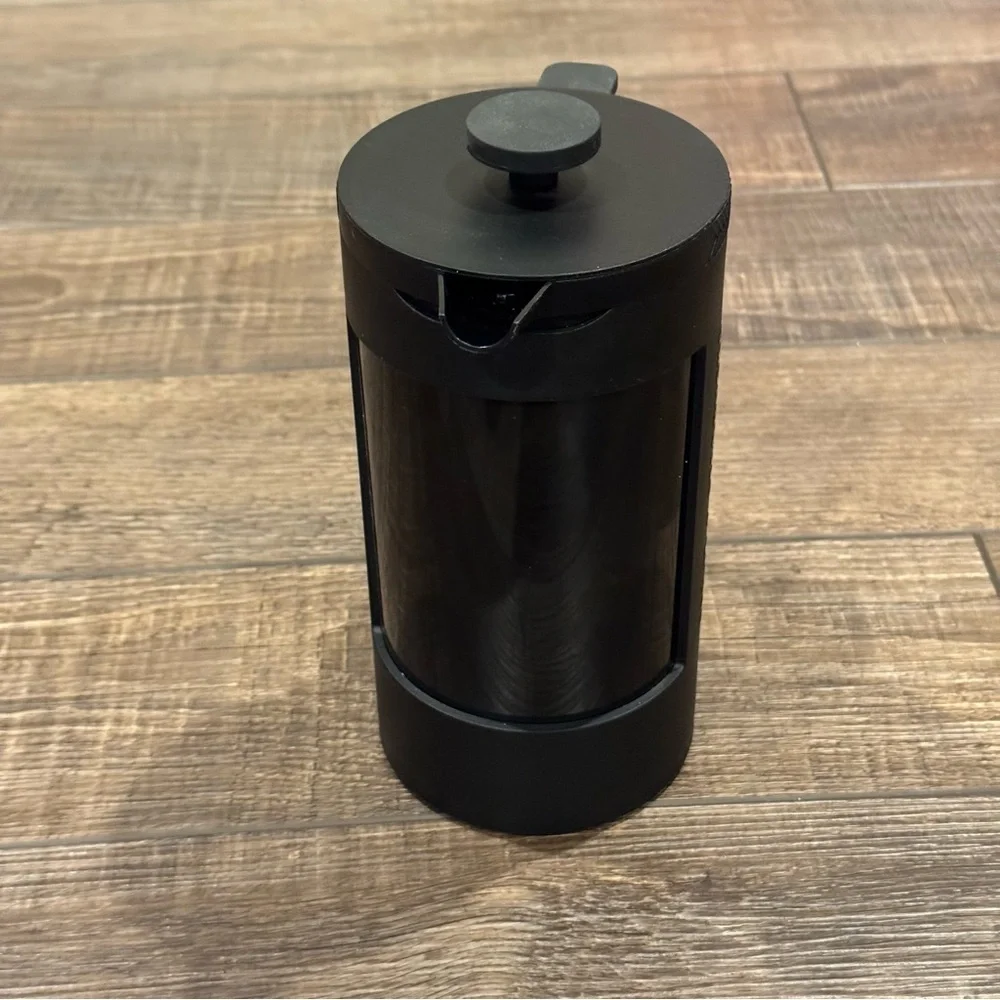 Starbucks 8 Cup French Press by Bodum Plastic Beaker and Locking Lid